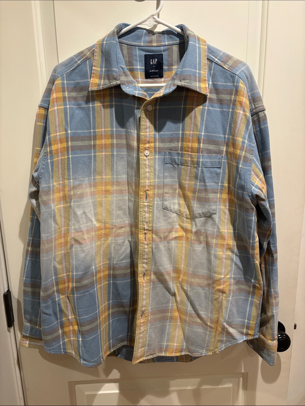 GAP Men's Light Blue and Yellow Plaid Button-Down Shirt